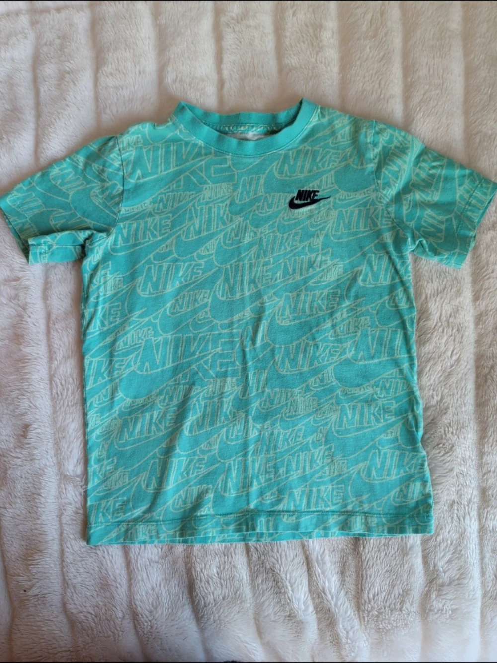 Boys' Nike/Under Armour Clothing Bundle Sz Medium